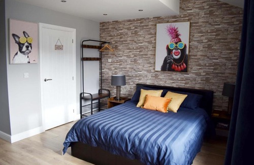 Stansted Apartment | Modern Luxury 1 bed apartment with parking near Stansted Airport