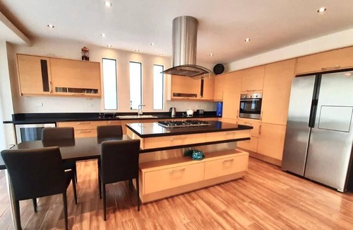 Boracay Island Apartment | Modern & luxurious apt in the heart of Boracay
