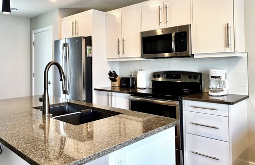 Regina Apartment | Modern & Luxurious Private Suite in Regina