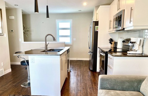 Regina Apartment | Modern & Luxurious Private Suite in Regina