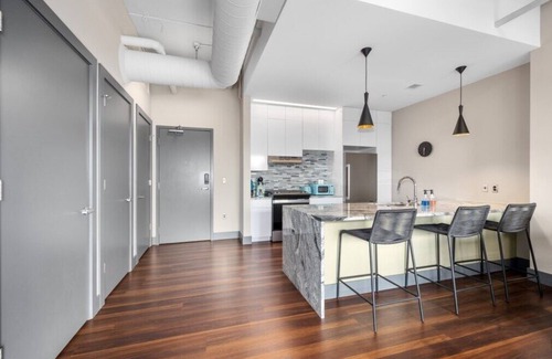 Nelson Apartment | Modern Luxury, 1 bedroom in Downtown Muskegon- Leonard Luxury Apartments