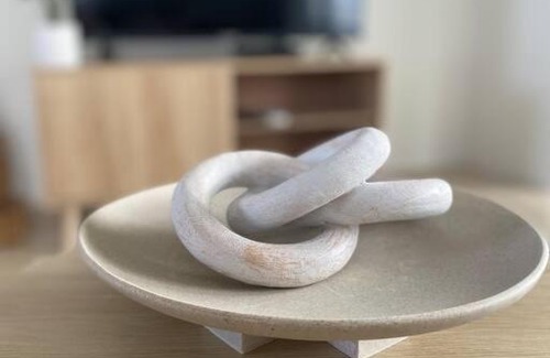 Clarkson Apartment | Modern Luxury 1 Bedroom Apartment - Walk to the shops! Free Wifi