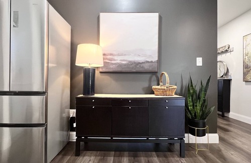 Cedar Park Apartment | Modern/Luxury 2 bdrm- KING Bed- University City