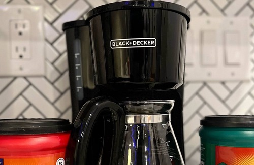 West Poplar Apartment | Modern Luxury 2 Bedroom Apartment with Private Full Rooftop Access