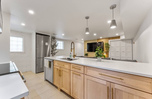 H Street Corridor Apartment | Modern Luxury 2-bedroom Apartment