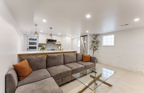 H Street Corridor Apartment | Modern Luxury 2-bedroom Apartment