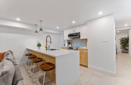 H Street Corridor Apartment | Modern Luxury 2-bedroom Apartment