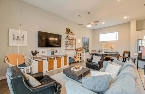 Washington Ave./ Memorial Park House | Modern Luxury 3-BD Mins to DT w Rooftop