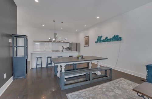 Katie Hill Neighborhood House | Modern Luxury 3 Story Home close to Broadway with Rooftop