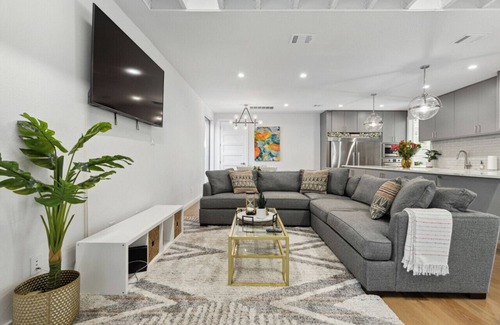 Cityplace House | Modern Luxury 4 Bedroom/4 Bath in the Heart of Dallas
