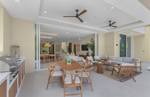 Pacuare Reserve House | Modern Luxury 4 Bedroom Fairway Dream Home.