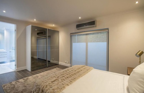 Steenberg Estate House | Modern luxury 6 bedroom home in Constantia