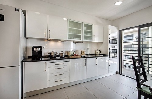 Tavira Apartment | Modern luxury apartment with private south/east facing terrace near Gran plaza