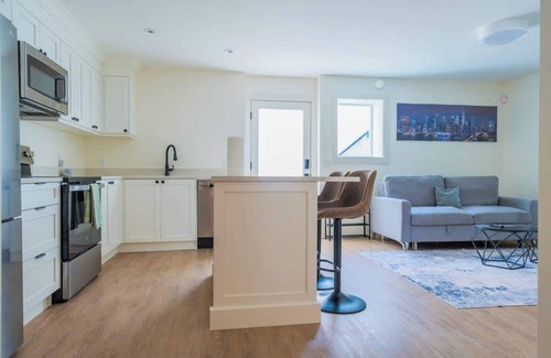 Willoughby House | Modern Luxury Suite in Langley