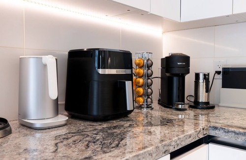 Grandview-Woodland House | Modern Luxury Comfort in East Vancouver, central to Downtown & Nearby Cities!