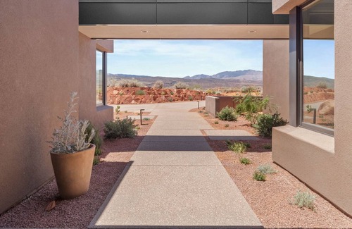 Ivins House | Modern Luxury Desert Home w/Pool & Red Rock Cliff Views