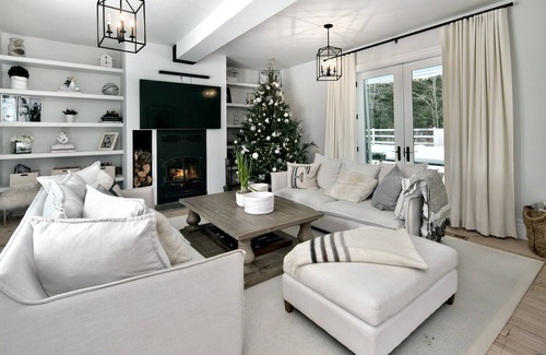 The Blue Mountains House | Modern Luxury Farmhouse - Seasonal/Monthly rental only