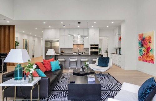 Northwest Dallas House | Modern Luxury Family Retreat - Relax, Induldge and Enjoy the City with Style