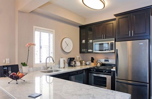 Chinatown Apartment | Modern Luxury Furnished 2BR, #8 Nob Hill