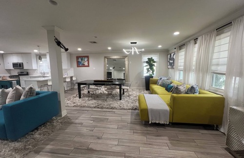 Fillmore House | Modern Luxury Getaway/Spacious 3BR-3BA /5-12 Min. to ALL TOP NOLA Attractions