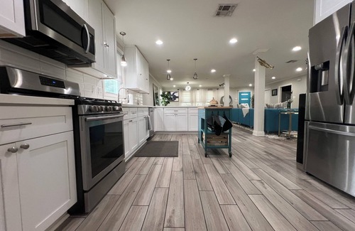 Fillmore House | Modern Luxury Getaway/Spacious 3BR-3BA /5-12 Min. to ALL TOP NOLA Attractions