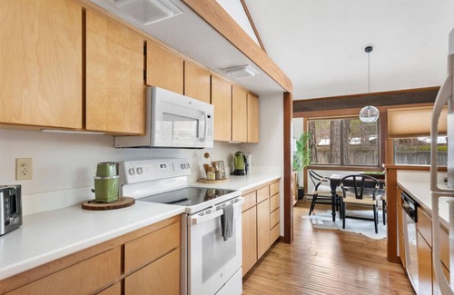 Graeagle Cabin | Modern Luxury Golf Cabin, Pets, A/C, couples