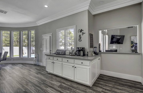 Las Vegas House | Modern luxury home ! 7 mins from the strip