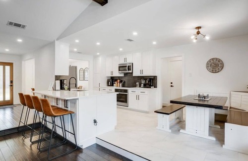 Plano House | Modern Luxury Home, Pool Oasis & Backyard Retreat