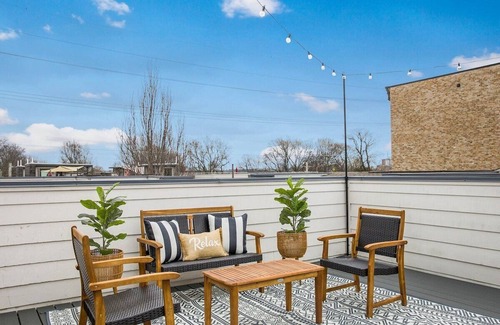 Chestnut Hill House | Modern Luxury + Hot Tub | Near Broadway
