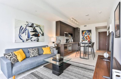 Fort York Condo | ⭐Modern Luxury King 1BD⭐ by Rogers Centre, CN Tower
