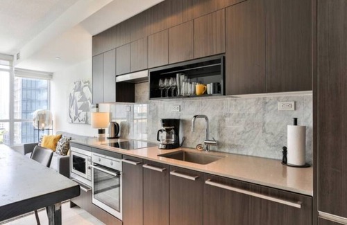 Fort York Condo | ⭐Modern Luxury King 1BD⭐ by Rogers Centre, CN Tower