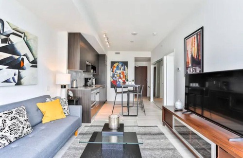 Fort York Condo | ⭐Modern Luxury King 1BD⭐ by Rogers Centre, CN Tower