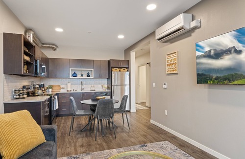 Downtown Spokane Apartment | Modern Luxury living with a View! Free Parking