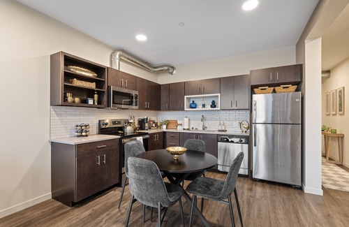 Downtown Spokane Apartment | Modern Luxury living with a View! Free Parking