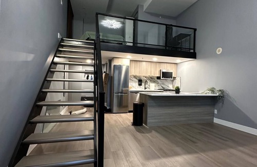 Central Condo | Modern Luxury Loft in Central Downtown Vancouver