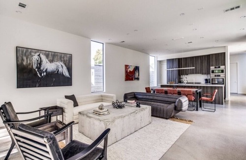 Northwest Dallas House | Modern Luxury Midway Hollow - Yard - Driem House
