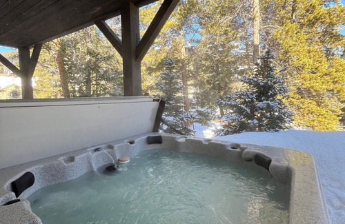 Blue River House | Modern luxury mountain chalet, 5 mins from downtown Breckenridge