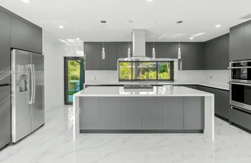 Palmetto Bay House | Modern Luxury Oasis 4BR Sleeps 8 Heated Pool Near Ocean & Keys