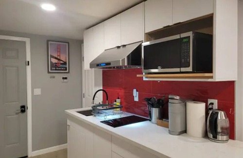 Ashland Apartment | Modern Luxury Oasis Near San Francisco/Oakland