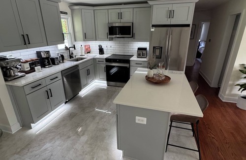 Fairfax House | Modern Luxury Quiet Home 5BR-Fairfax - 20 Min from DC/5 Min GM, Court H
