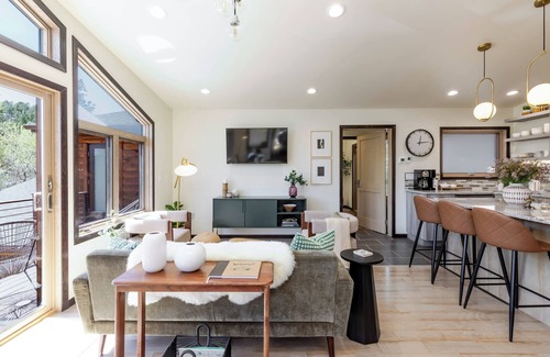 Rapid City House | Modern Luxury Retreat - 2 BR/1BA - Minutes from Downtown