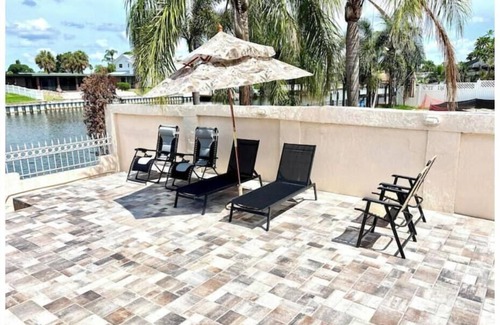 Tampa House | Modern Luxury Retreat 12PPL Pool