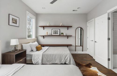 Inglewood House | Modern Luxury Rooftop Deck, 3 mi to Downtown