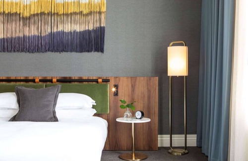 Downtown Seattle Hotel | Modern Luxury Seattle Retreat! Close to Seattle Space Needle, Onsite Restaurant