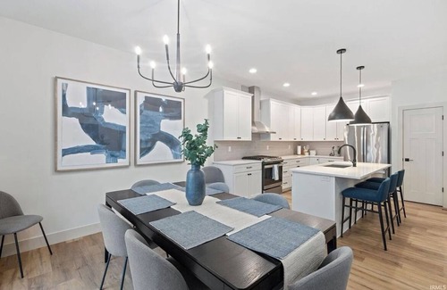 Georgetown House | Modern Luxury Villa Near Notre Dame