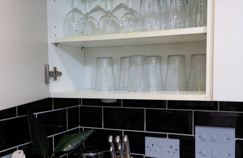 Merchiston Apartment | Modern Main Door Flat Edinburgh City Center