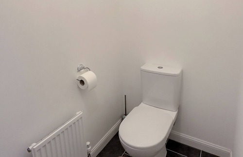 Merchiston Apartment | Modern Main Door Flat Edinburgh City Center