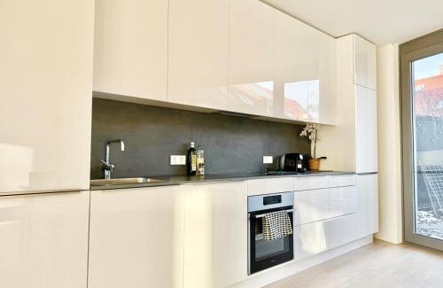 Grinzing Apartment | Modern Maisonette with Garden & Free Parking