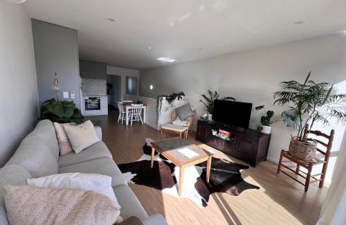 Mangere House | Modern Mangere Town House