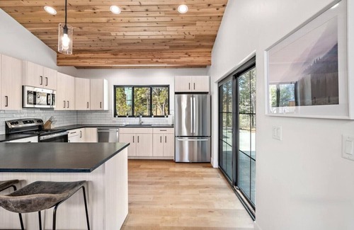Tamarack Resort Apartment | Modern Manor .